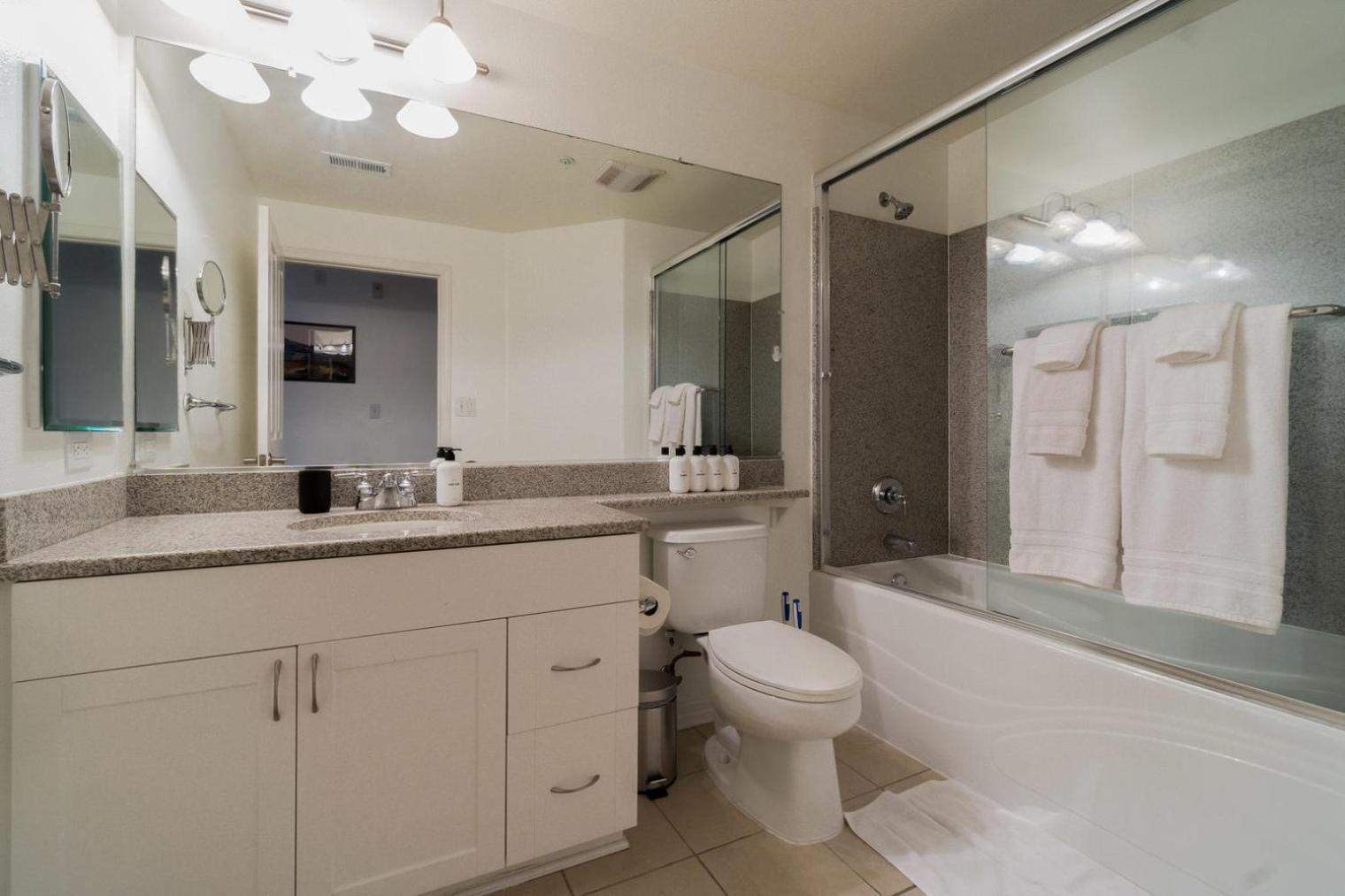 2br W Balcony Nr Mall Eateries Sfo-1601