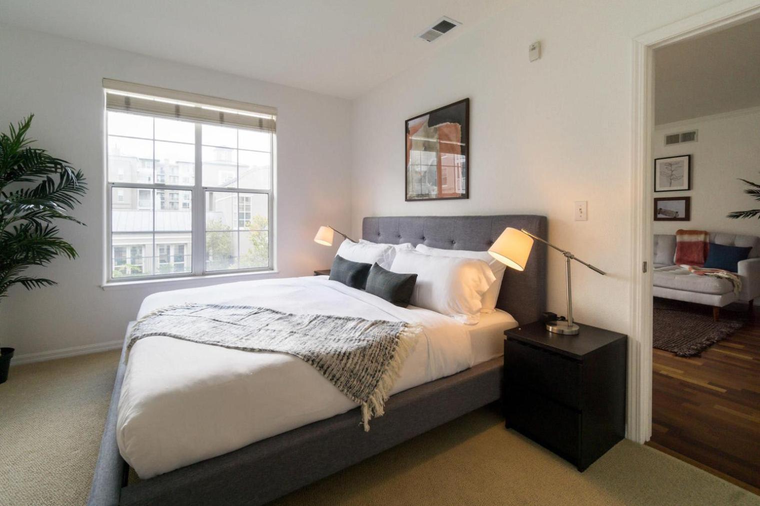 2br W Balcony Nr Mall Eateries Sfo-1601 *