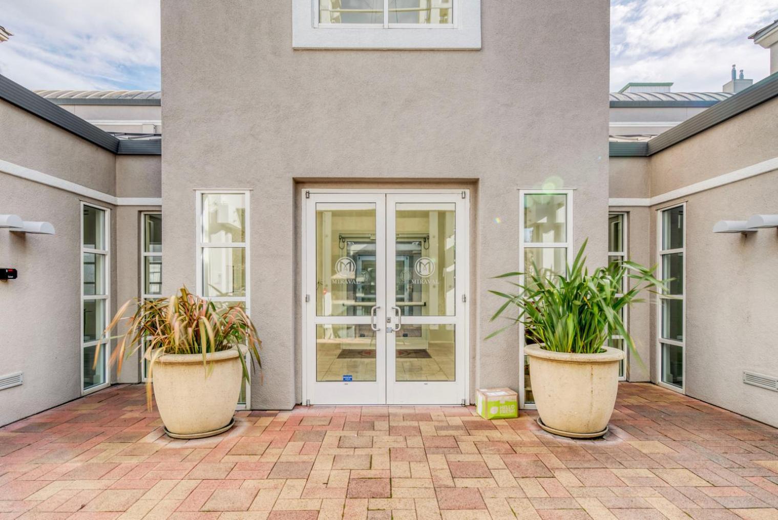 2br W Balcony Nr Mall Eateries Sfo-1601